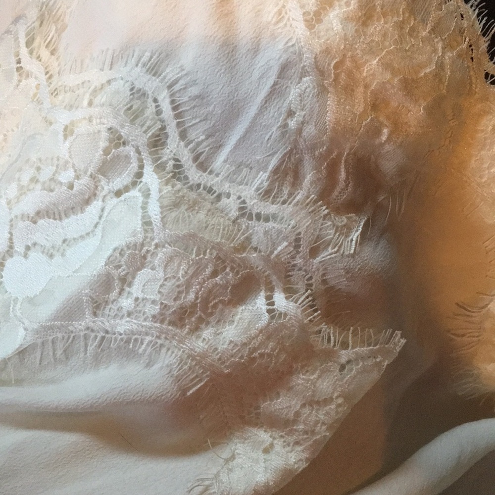 *NWT* Beautiful ASTR Ivory Lace Blouse - Picture 6 of 6